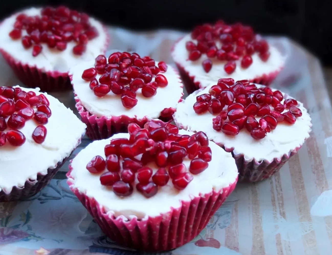 تزیین کاپ کیک انار