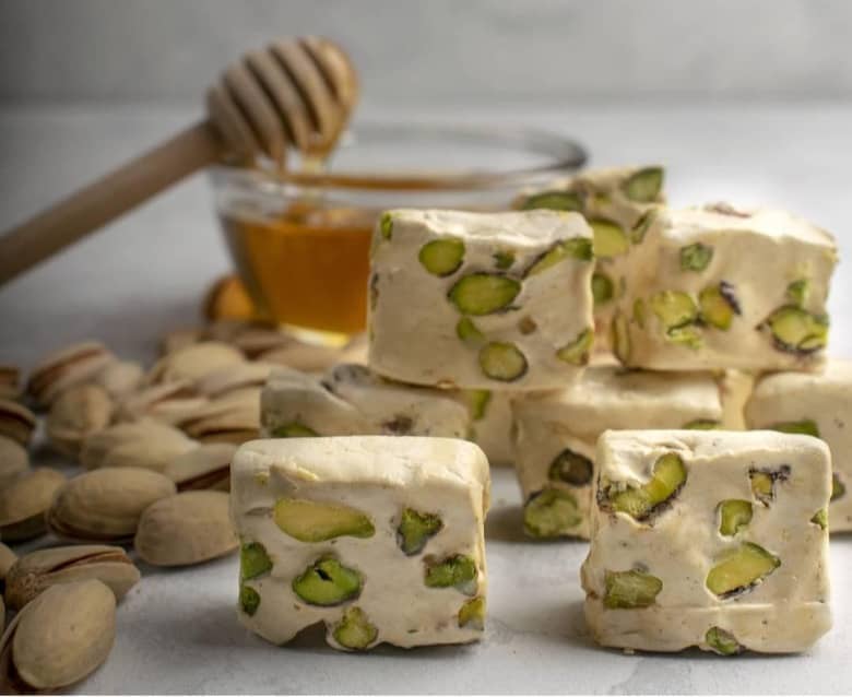 گز اصفهان با مغز پسته