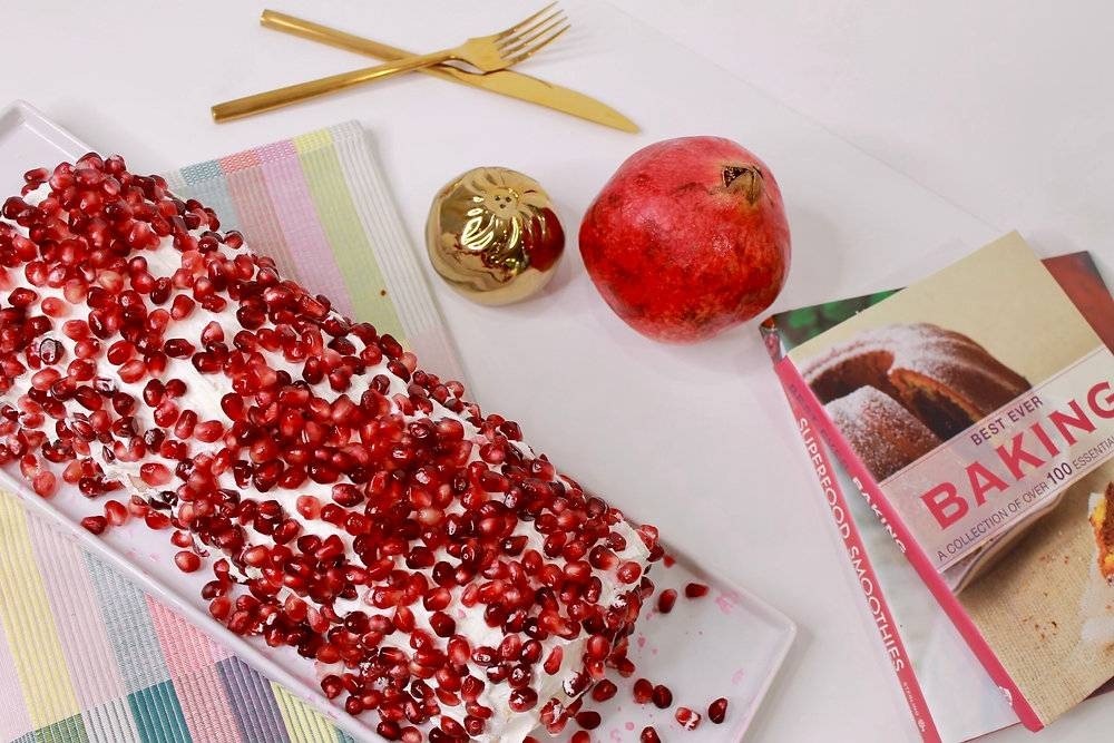 رولت با تزیین انار