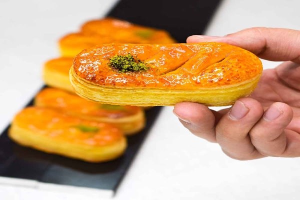 طرز تهیه شیرینی زبان