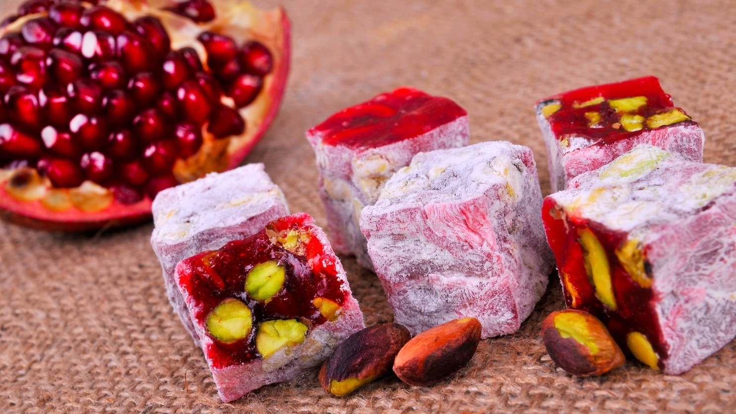  مسقطی انار خانگی با پسته