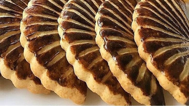 شیرینی باد‌بزنی در توستر