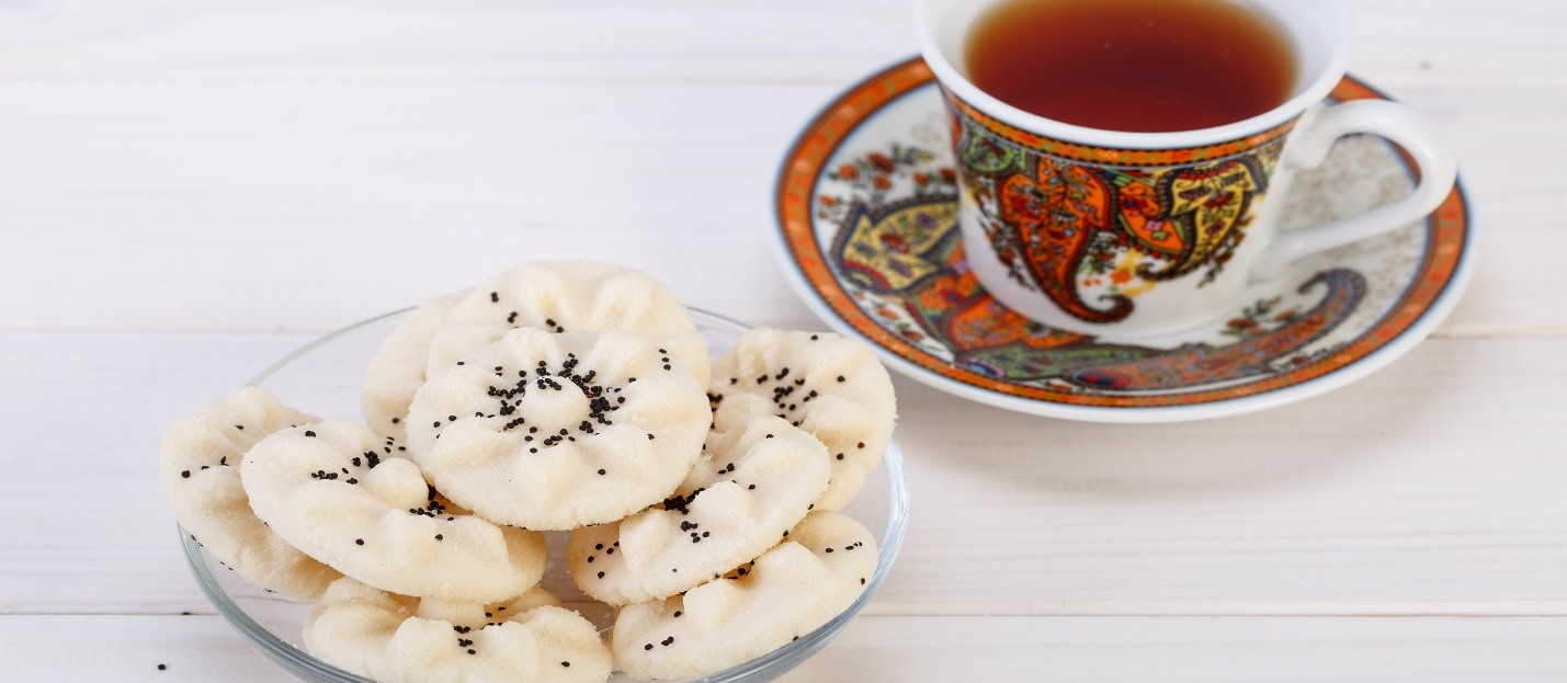 چای به همراه نان برنجی