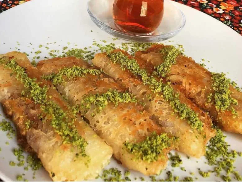 طرز تهیه شیرینی رشته خوشکار شمالی